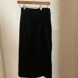 Vintage 1980s black velvet pencil skirt size 6